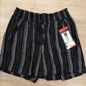 Briggs New York Black and White Striped Tassel Waist Shorts